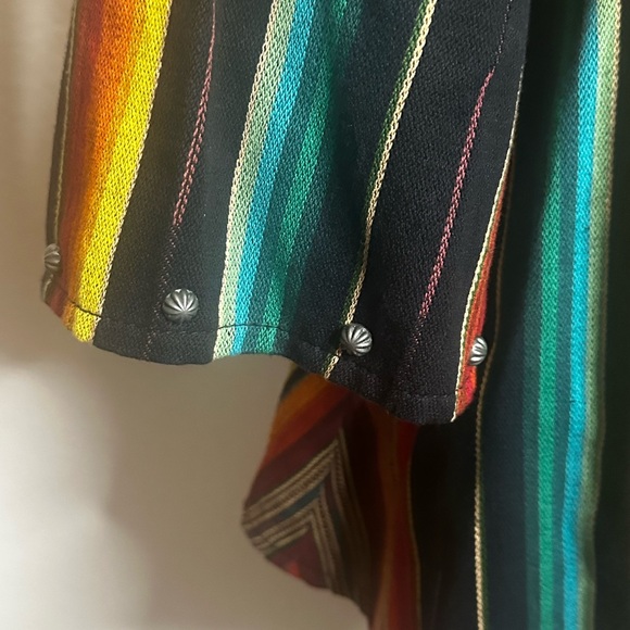 Silverado Serape Top - Size XS **Like New** - Picture 4 of 10
